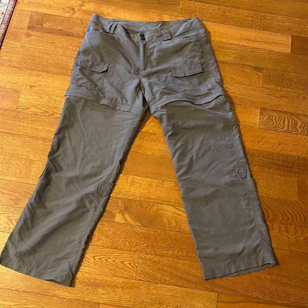 Magellan outdoors pants - zip to shorts - size 10